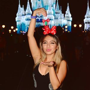 Meet your Posher, Daniela